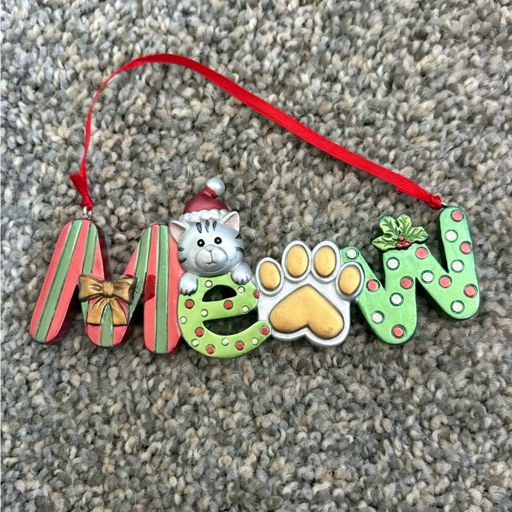 Festive 'Meow' Cat Ornament